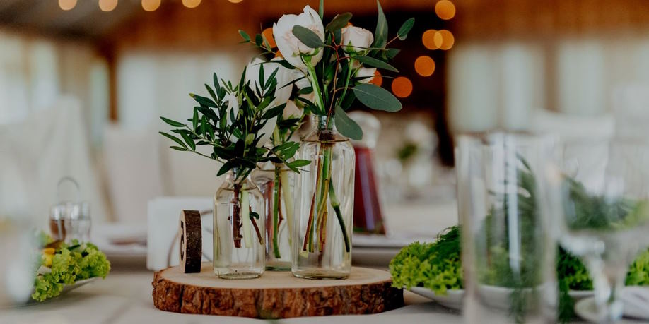 How to decorate a wedding, if not with flowers
